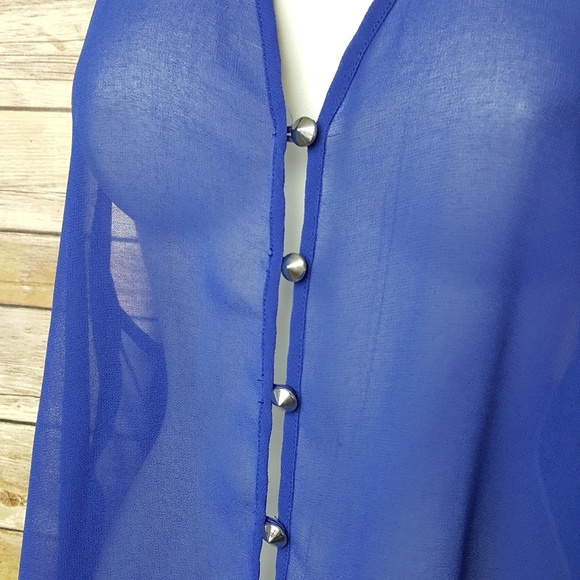 ⚠️ LAST CHANCE ⚠️ Hi-lo Lace design blue sheer top - Picture 2 of 6